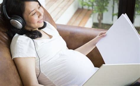 孕妇在一天的什么时候听胎教音乐好