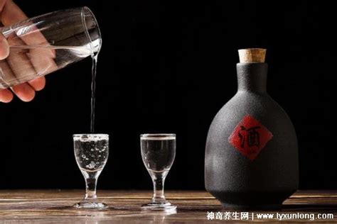新冠转阴7天后能喝酒吗,不建议饮酒(最好30天后喝)