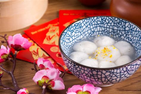 元宵是冷水下锅还是热水下锅,开水下锅煮8分钟飘起即熟